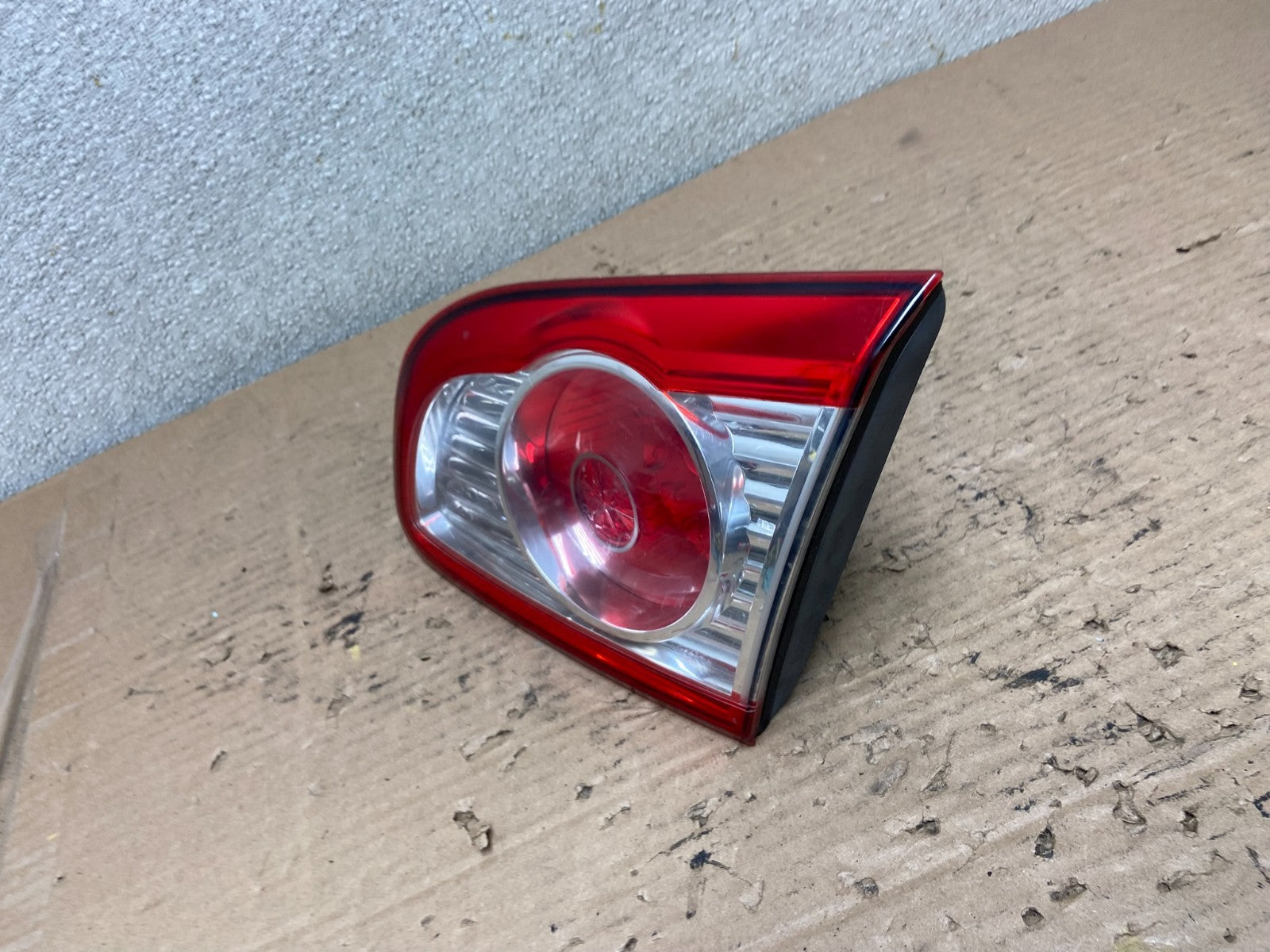 2010 2011 2012 Hyundai Santa Fe Right Passenger Tail Light Inner Oem AA9597 LK1