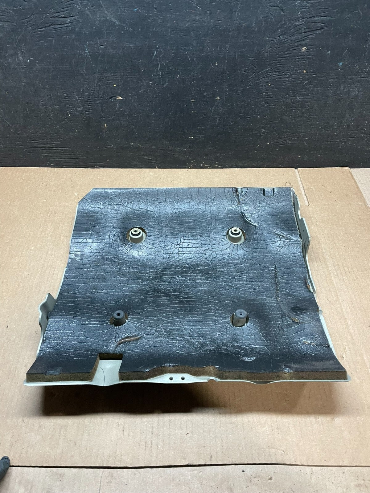 2001 to 2004 Cadillac Deville Seville Northstar Engine Motor Cover J7378 DG4
