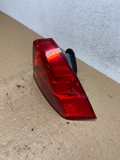 2003 2004 2005 Honda Civic Sedan Right Passenger Side Tail Light AF9848 LK1