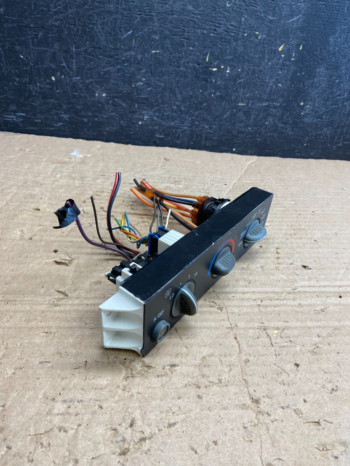 2001 - 2007 GMC Chevrolet Express 1500 Climate Control A/C AF2340 DG1