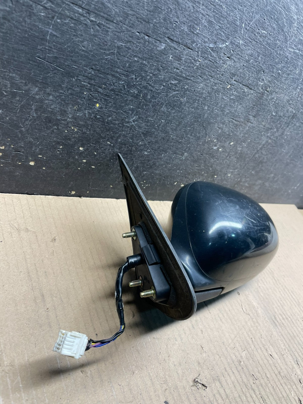 2000 to 2004 Infiniti i30 i35 Front Left Driver LH View Door Mirror OEM X0711 MS1