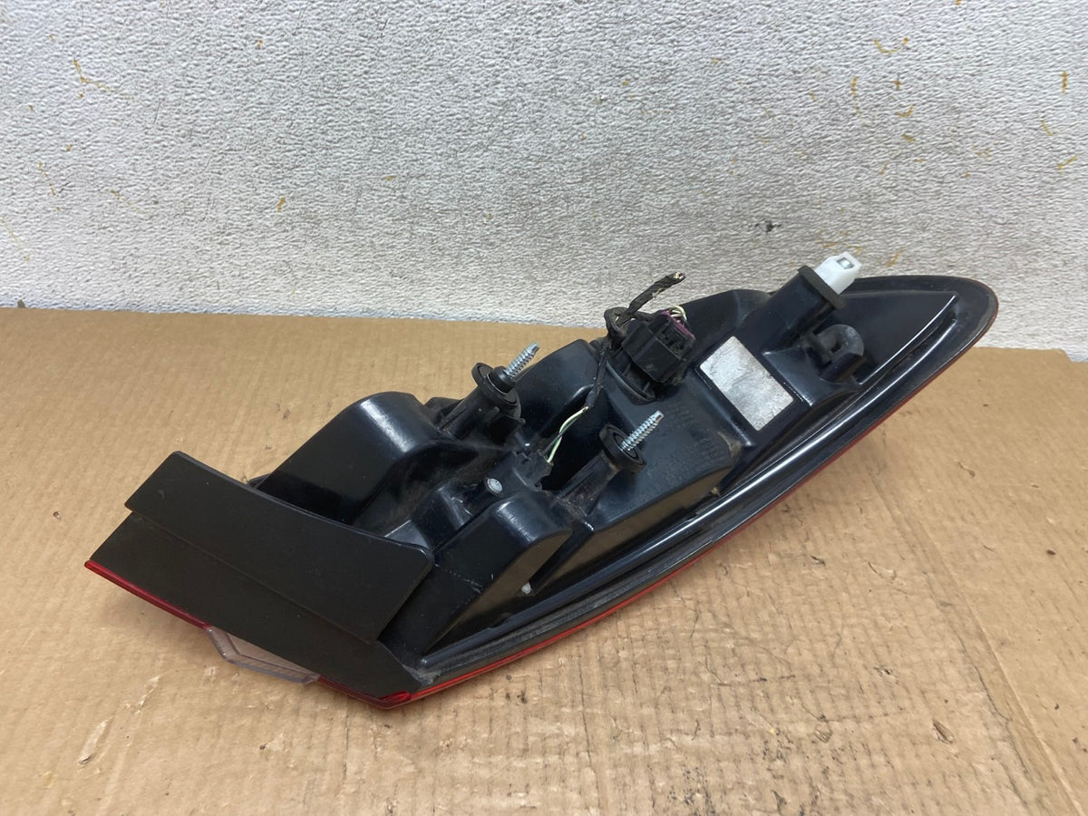 2011-2014 Chrysler 200 Sedan Right Passenger Side RH Tail Light AI6845 LK4