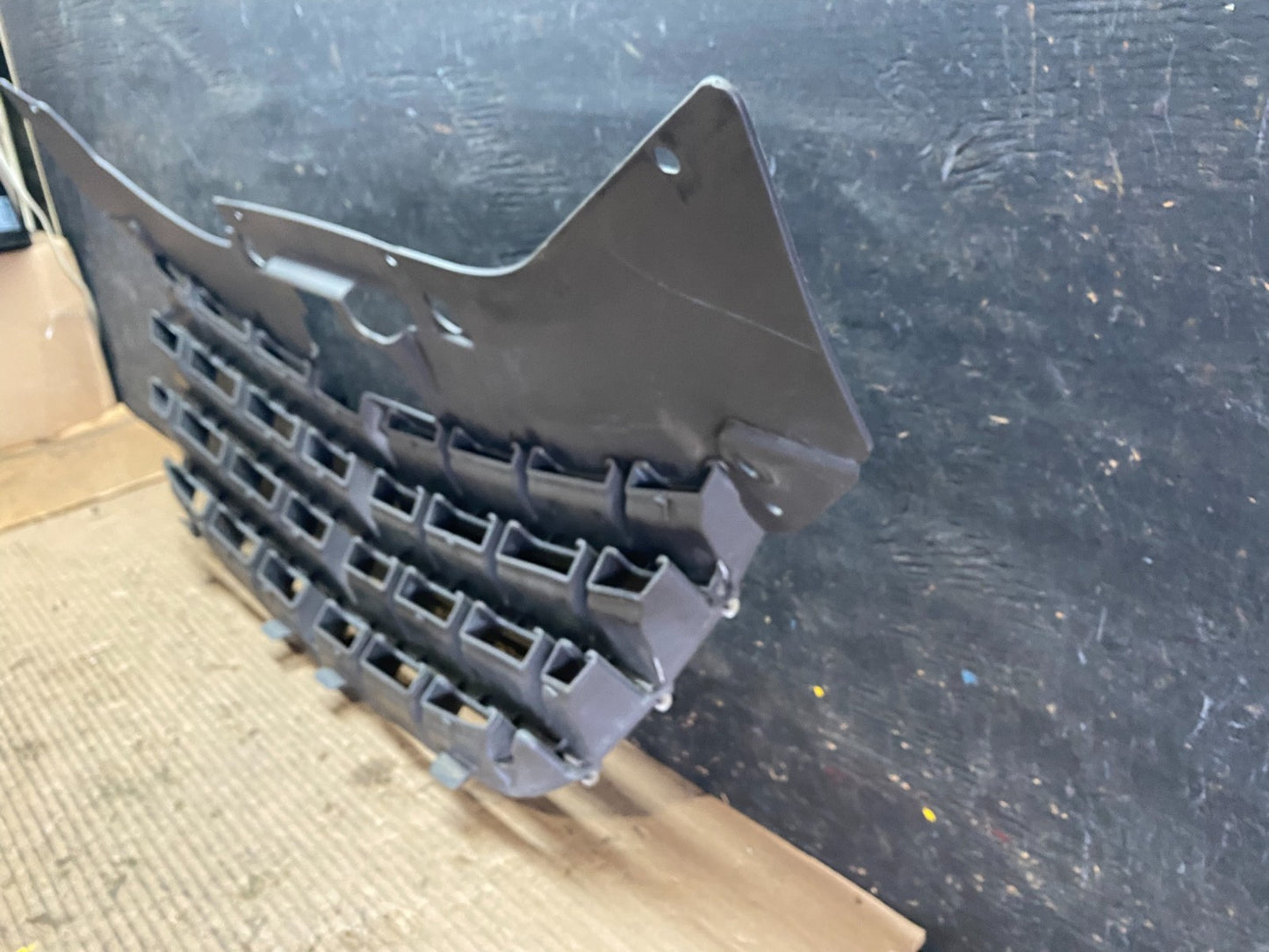 2007 to 2010 Chrysler Sebring Front Upper Grille Grill 0YW36TRMAC OEM S5748 DG7