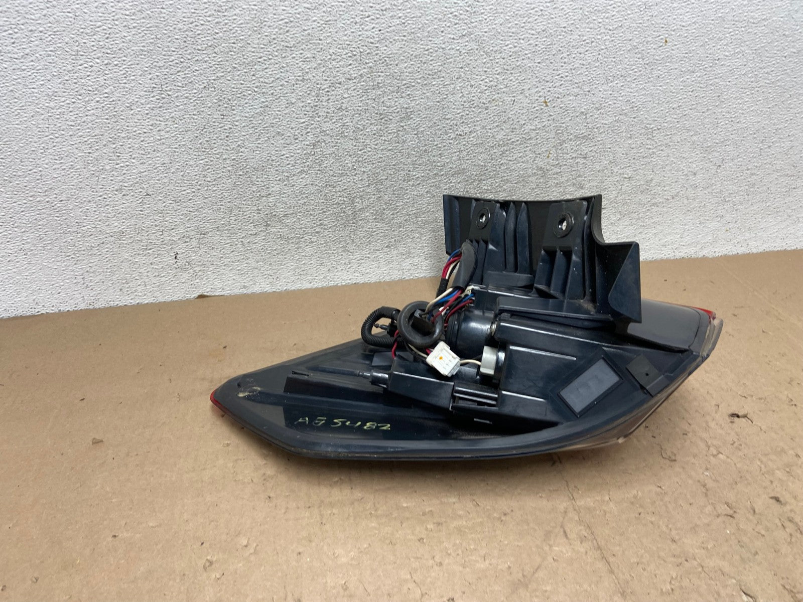 2017 - 2020 Nissan Rogue Outer Right Passenger RH Side Tail Light AG5482 LK6