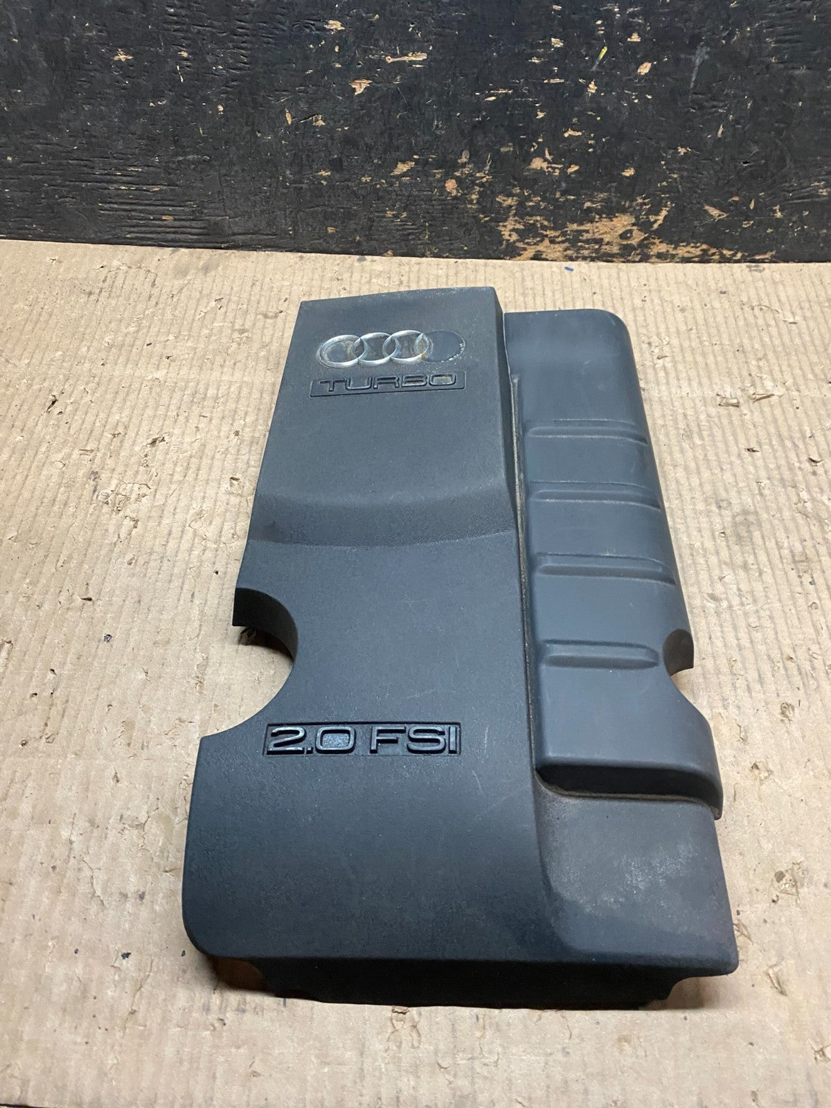 2005 to 2008 Audi  A4 2.0L FSI Engine Cover  Garnish Oem w6207 DG1