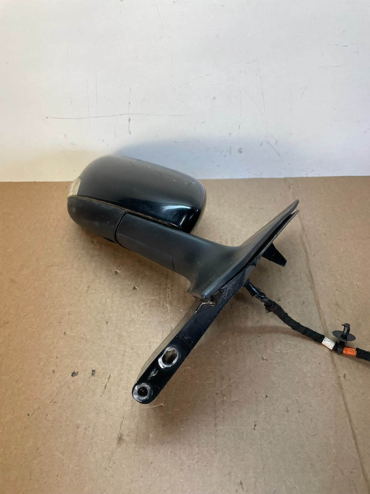 2008 to 2013 Volvo C70 Right Passenger RH View Door Mirror AH6225 DW1