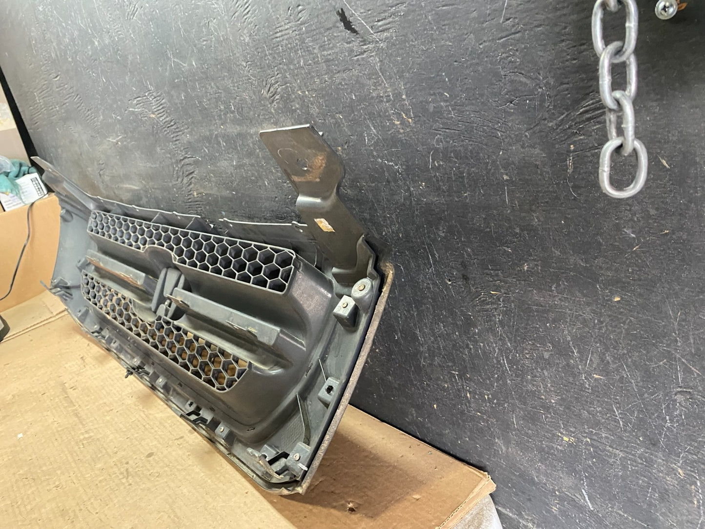 2003 2004 2005 Honda Pilot Front Upper Grill Grille Oem O8146 DG11