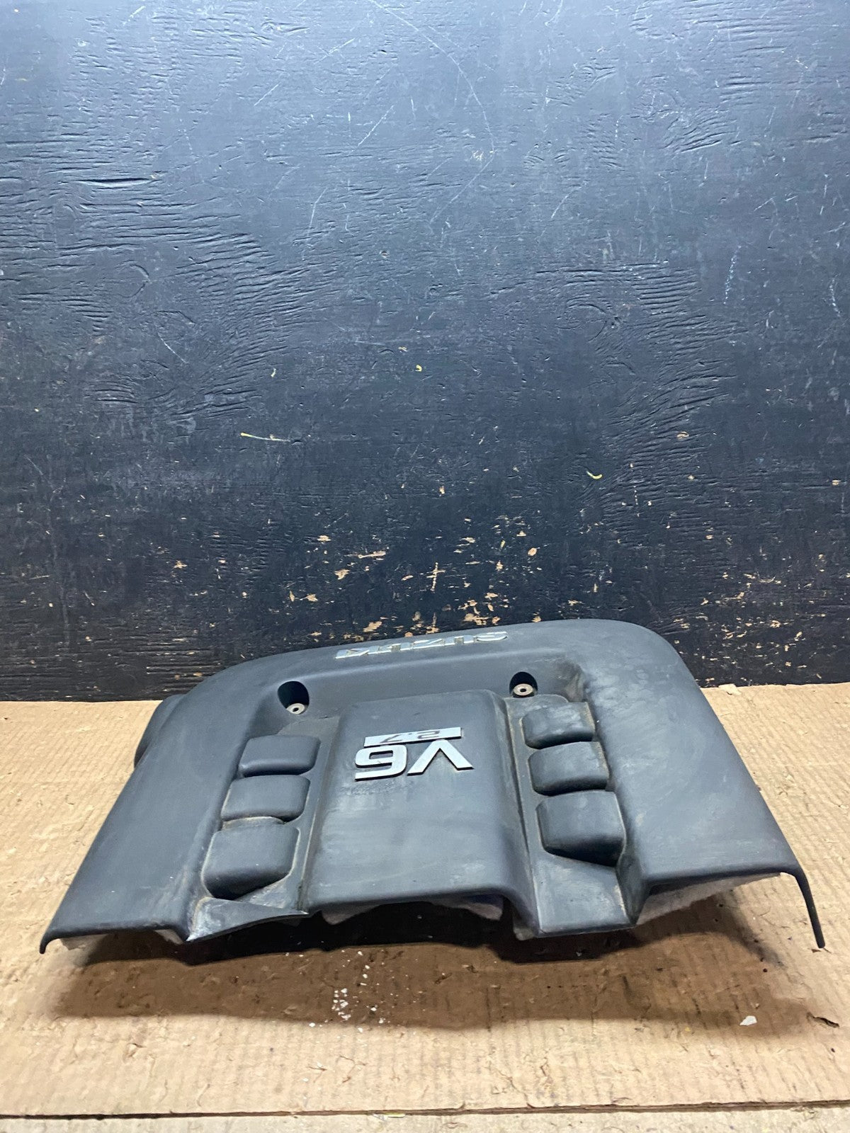 2006 2008 Suzuki Grand Vitara 2.7L Upper Top Engine Motor Dust Cover Y6679 DG4