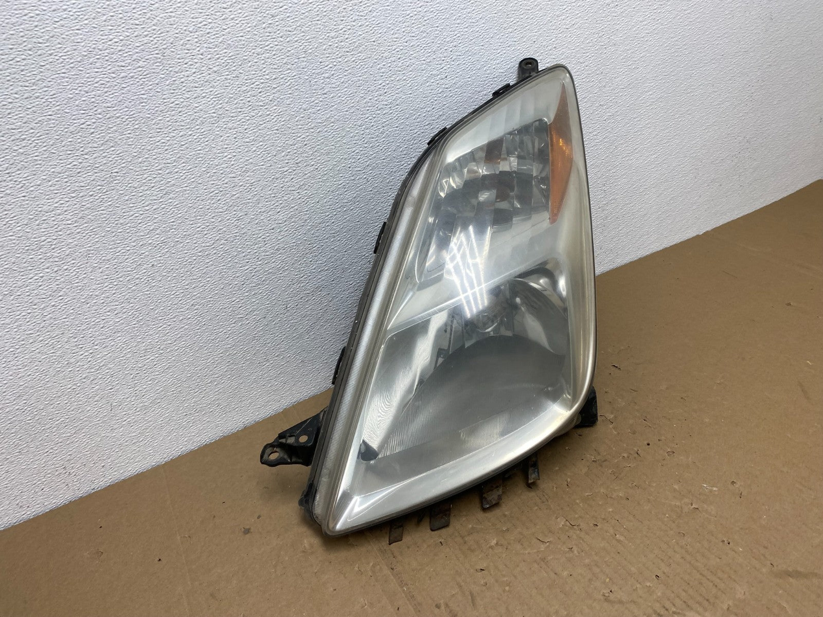 2004 - 2005 Toyota Prius Left Driver Lh Halogen Headlight AB6870 DG2