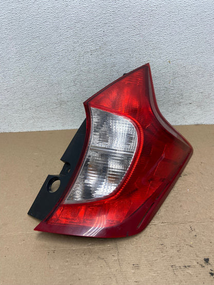 2014 - 2019 Nissan Versa Note Hatchback Right Passenger Tail Light AF4728 LK2