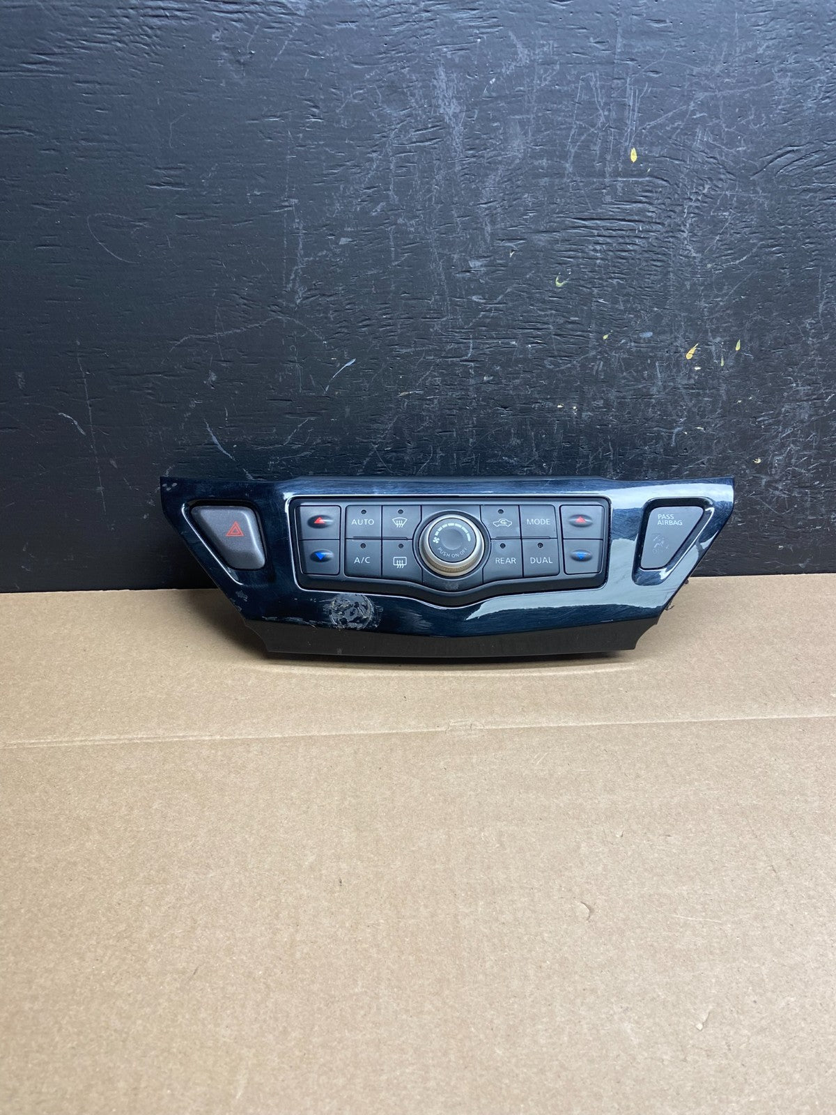 2013 to 2018 Nissan Pathfinder Radio Audio Climate Control OEM AC6121 DG0