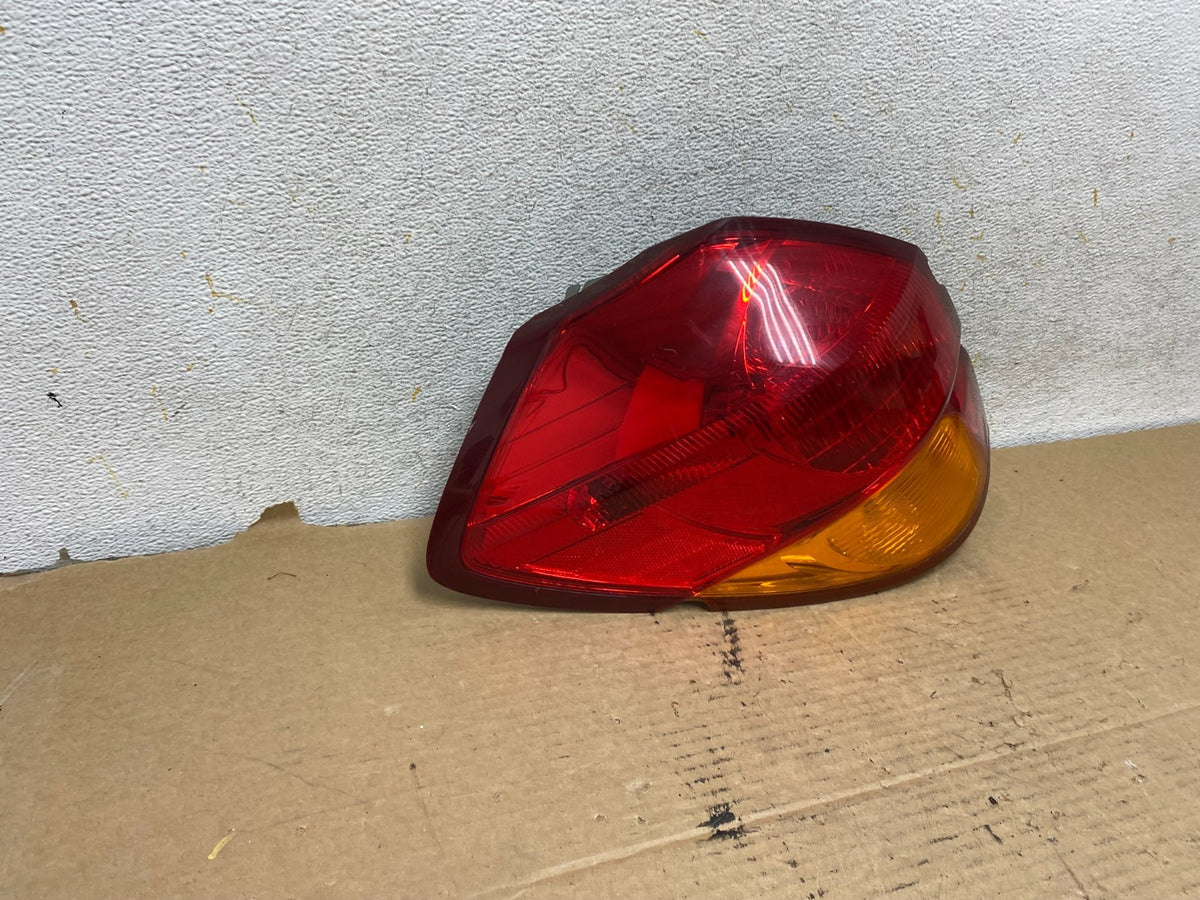 2005 2006 2007 Subaru Legacy Left Driver LH Side Tail Light AH8120 DG1
