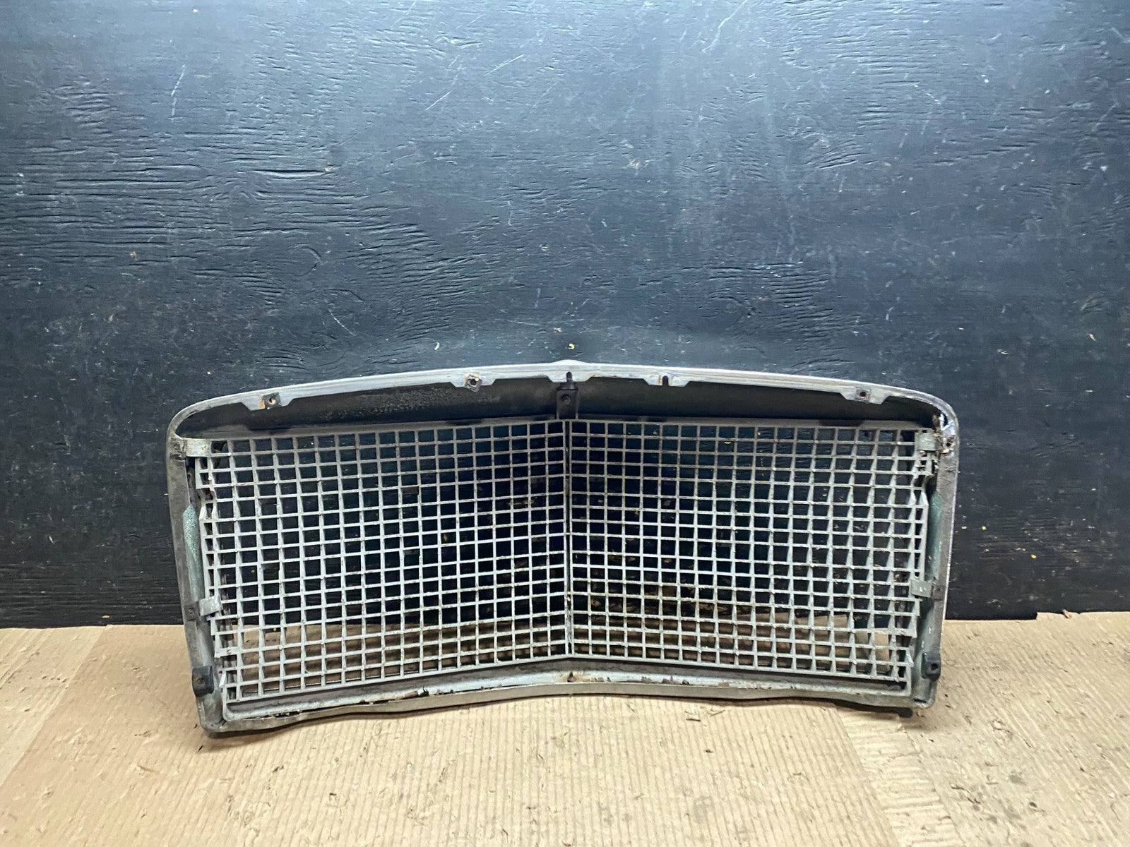 1968 to 1975 Mercedes Benz W114 W115 Front Chrome Grill Grille W6168 PS9