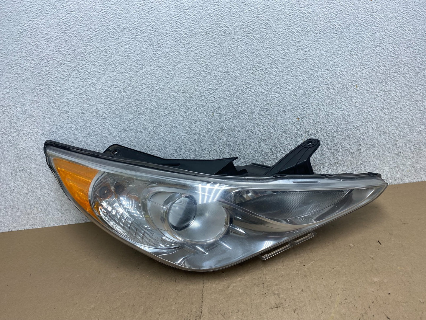 2011 - 2014 Hyundai Sonata Right Passenger Rh Side Headlight Halogen AE6899 DW0