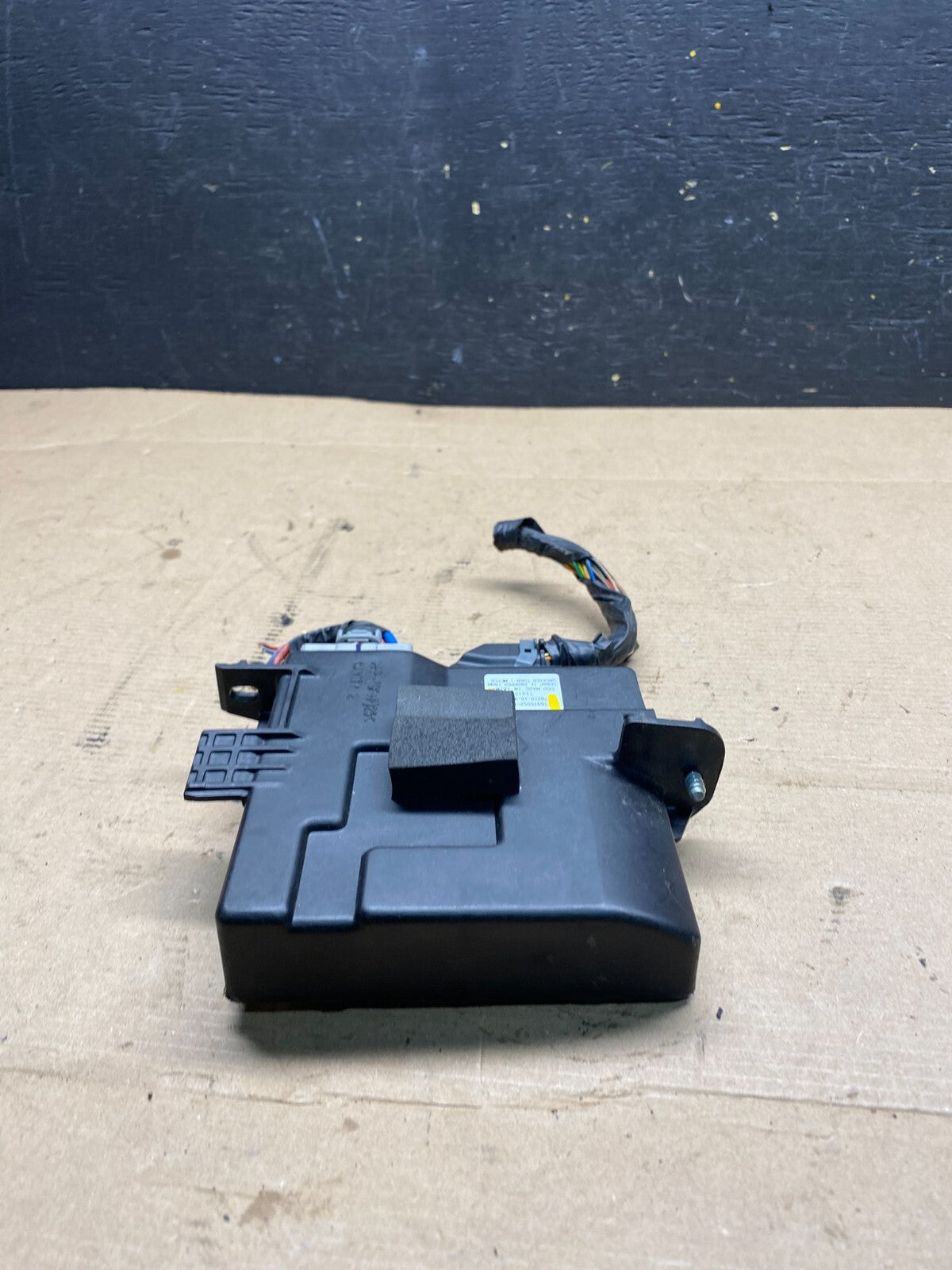 2006-2014 Kia Sedona Entourage Power Sliding Door Control Module N7380 DG3