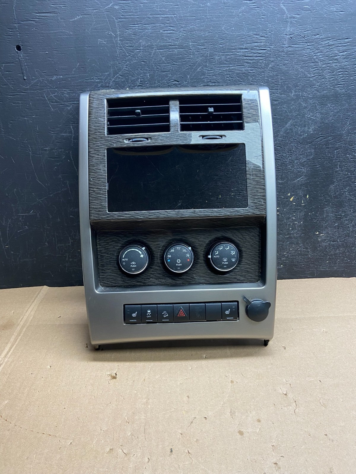 2008-2012 Jeep Liberty Dash Climate Control Radio Bezel W/Heated Seats ai6343 DG0