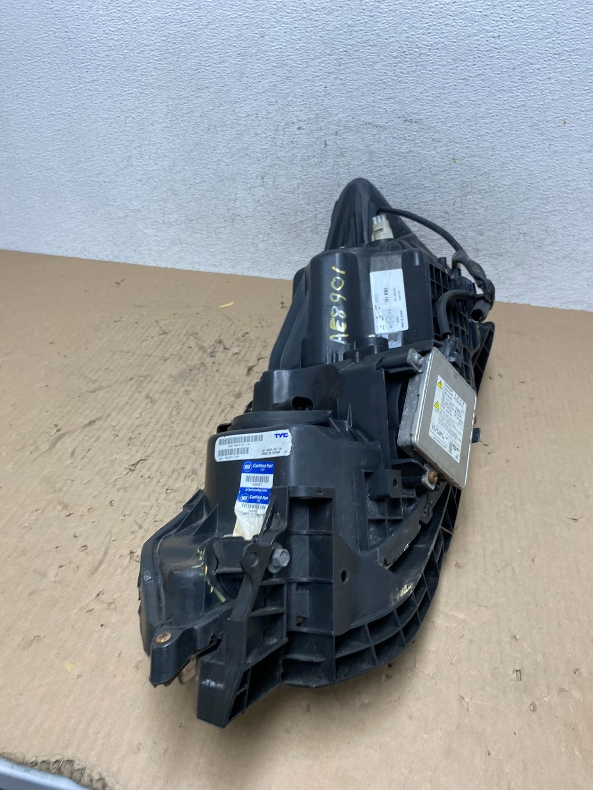 2009-2014 Acura TSX Right Passenger RH Xenon HID Headlight TYC AE8901 DW8