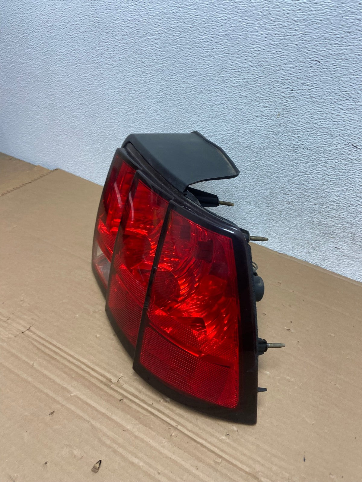 1999-2004 Ford Mustang Right Passenger Rh Side Tail Light AD4177 LK1
