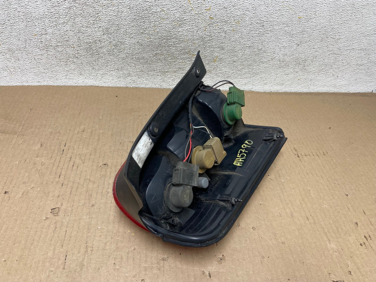 2001 to 2007 Ford Escape Right Passenger RH Side Tail Light AH5790 LK4