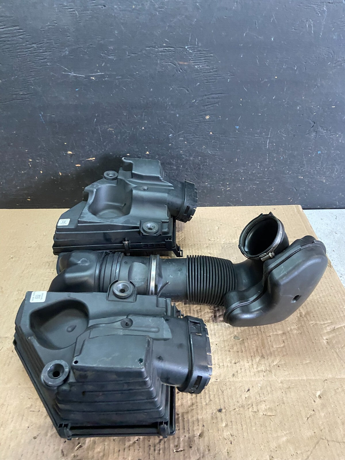 2007 to 2010 BMW E70 X5 N62 Air Intake Cleaner Filter 7548896 OEM O0620 DG6