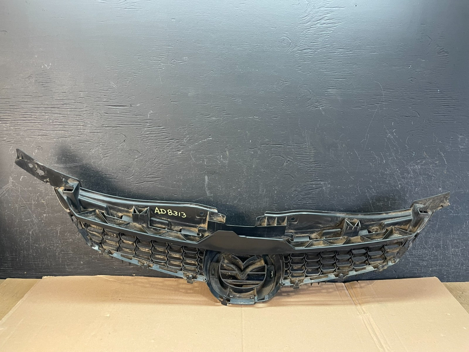 2007 - 2009 Mazda CX9 CX-9 Front Upper Grill Grille Emblem AD8313 DG4