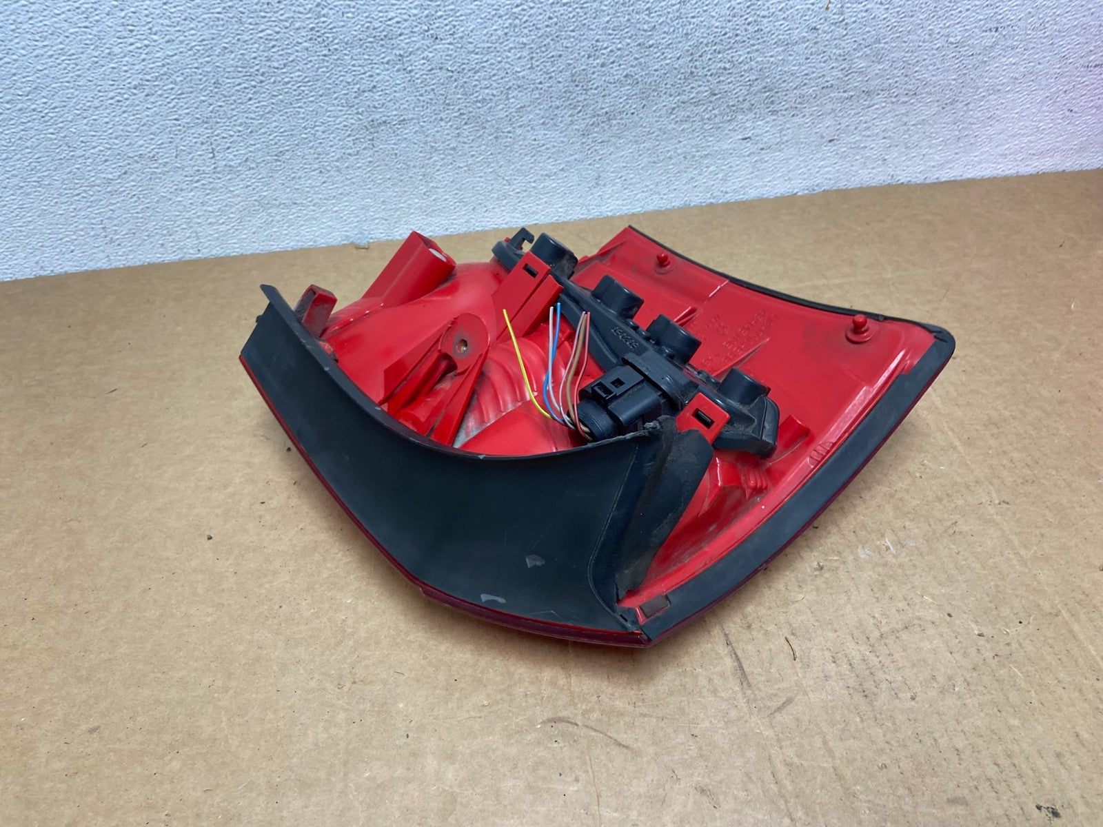2001 - 2004 Audi A4 Wagon Avant Right Passenger RH Tail Light AD5497 LK5