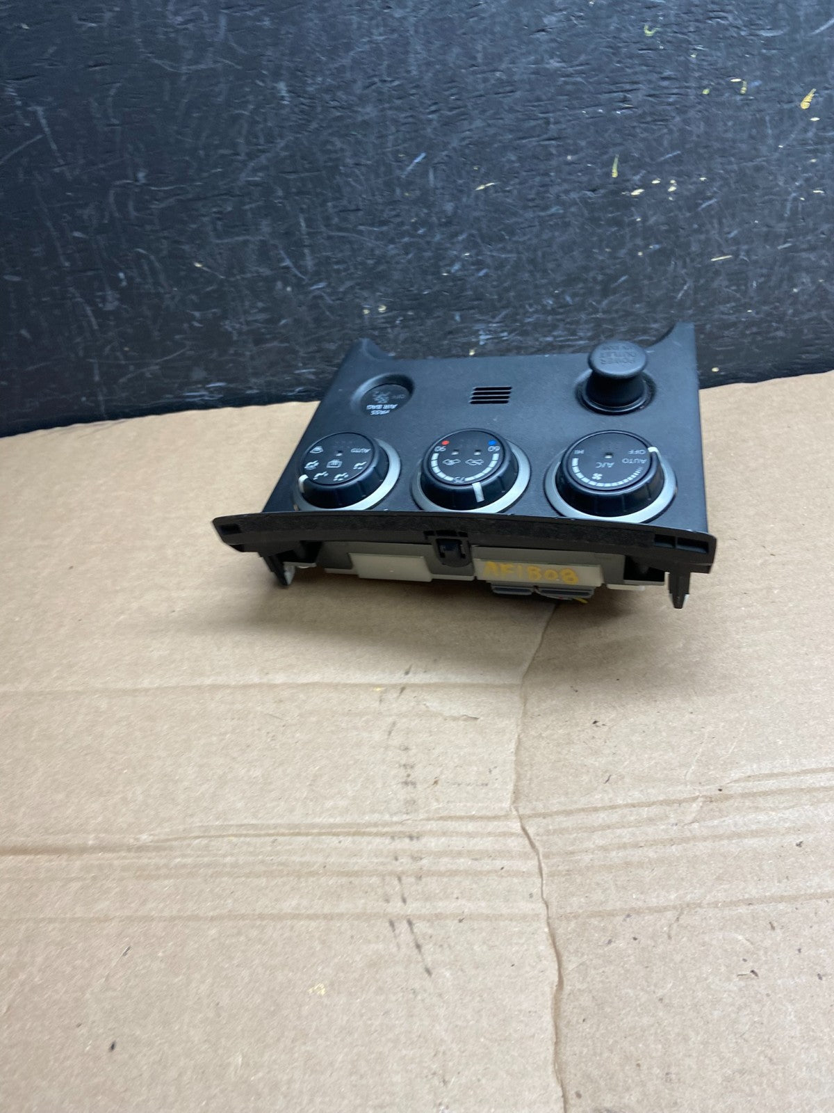 2011 to 2015 Nissan Rogue Heater Temperature AC Climate Control AF1808 DG3