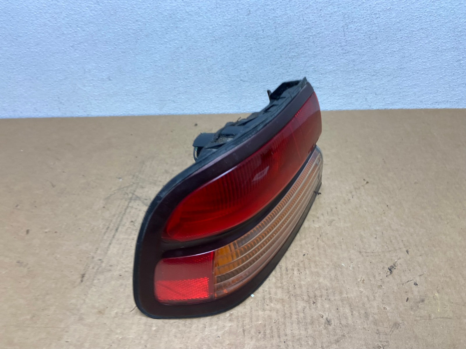 1996 - 1997 Infiniti i30 Left Driver LH Side Tail Light Oem AC2884 LK2