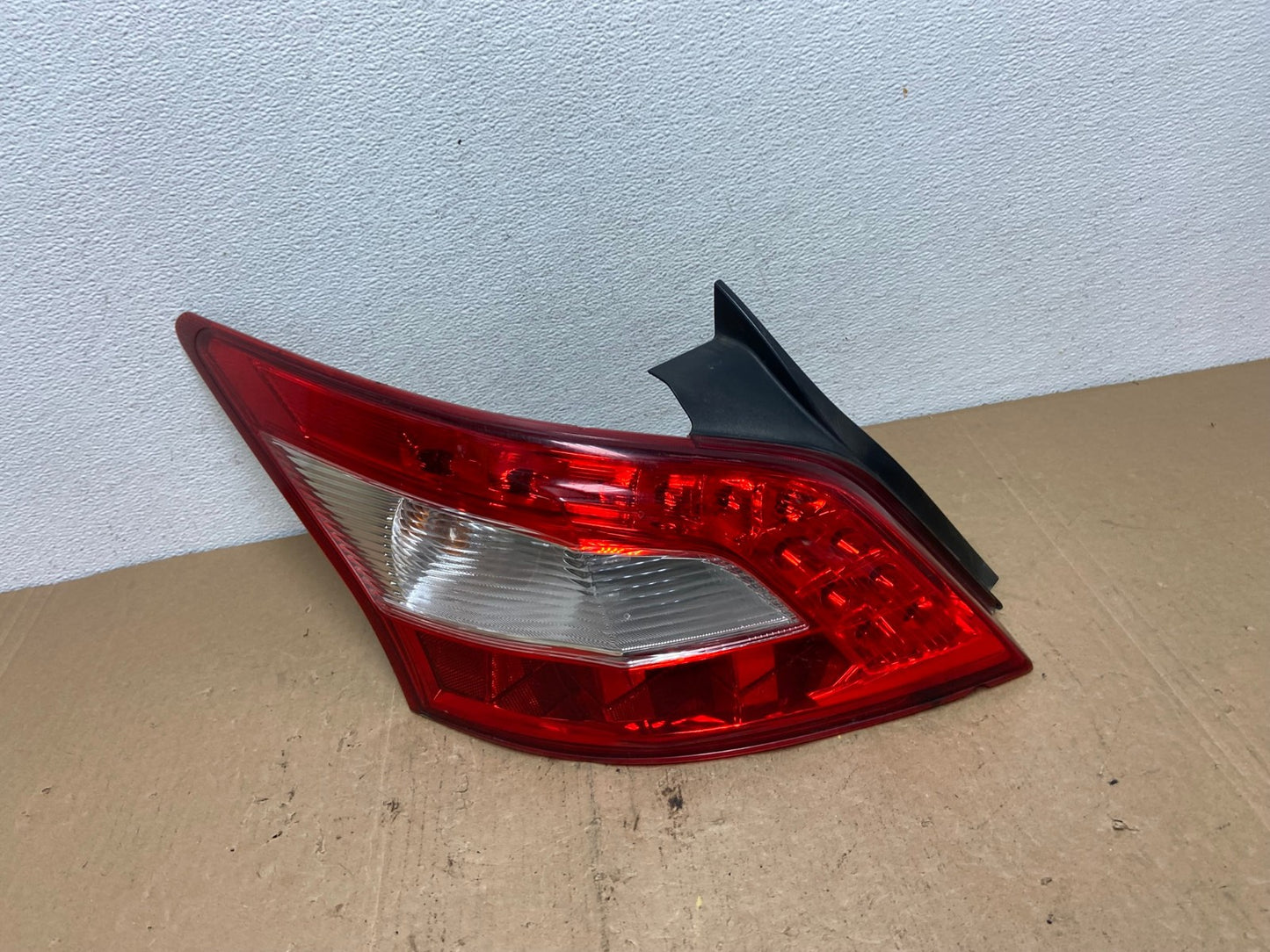 2009 2010 2011 Nissan Maxima Left Driver Lh Side Tail light AC5879 LK0