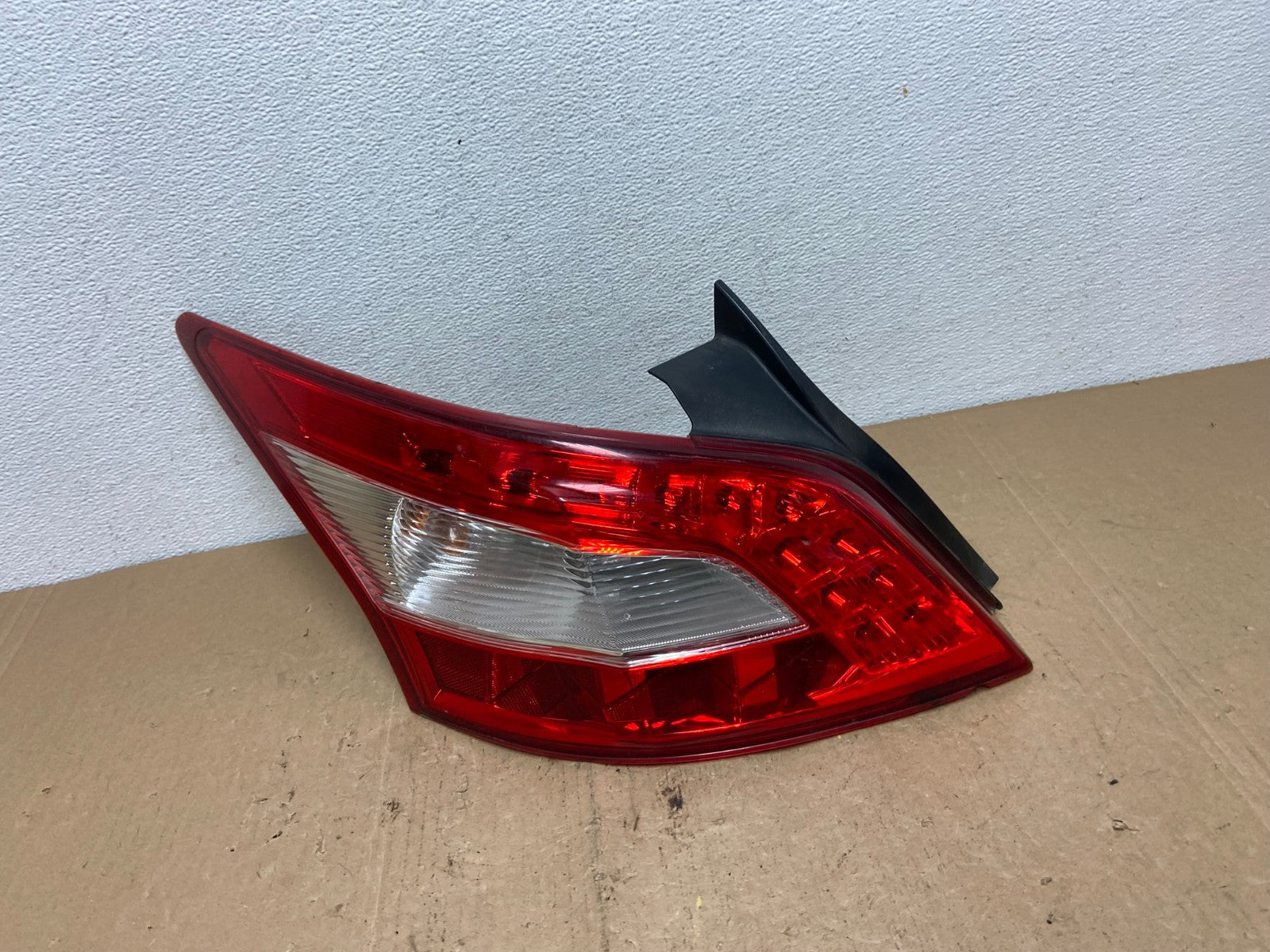 2009 2010 2011 Nissan Maxima Left Driver Lh Side Tail light AC5879 LK0