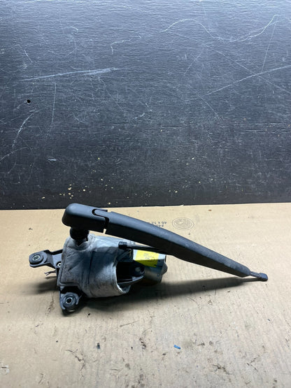 2011 to 2019 Ford Explorer Rear Windshield Wiper Motor OEM w4212 DG1