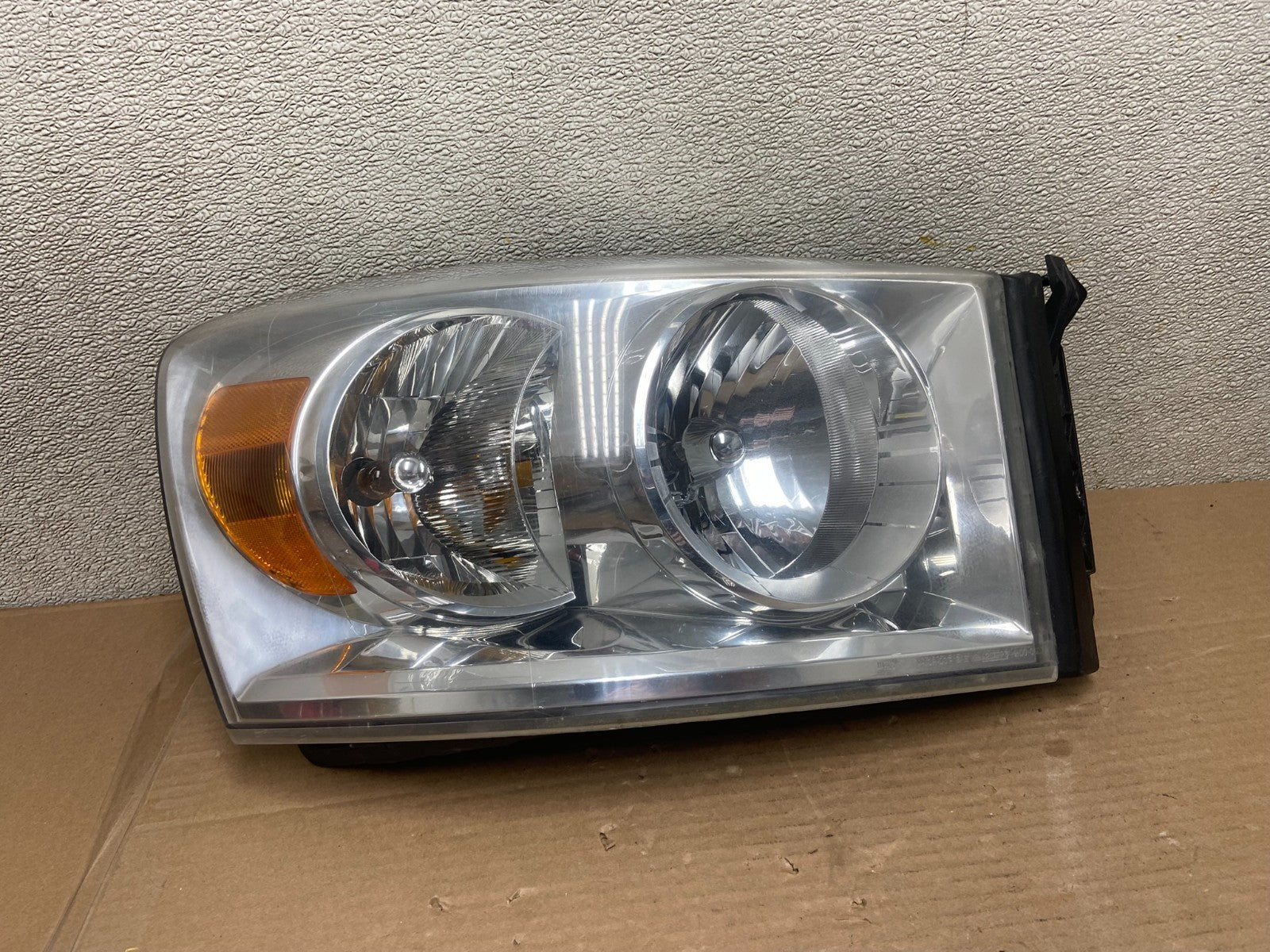2006 to 2008 Dodge Ram 2500 Right Passenger Halogen Headlight AA8718 DW0
