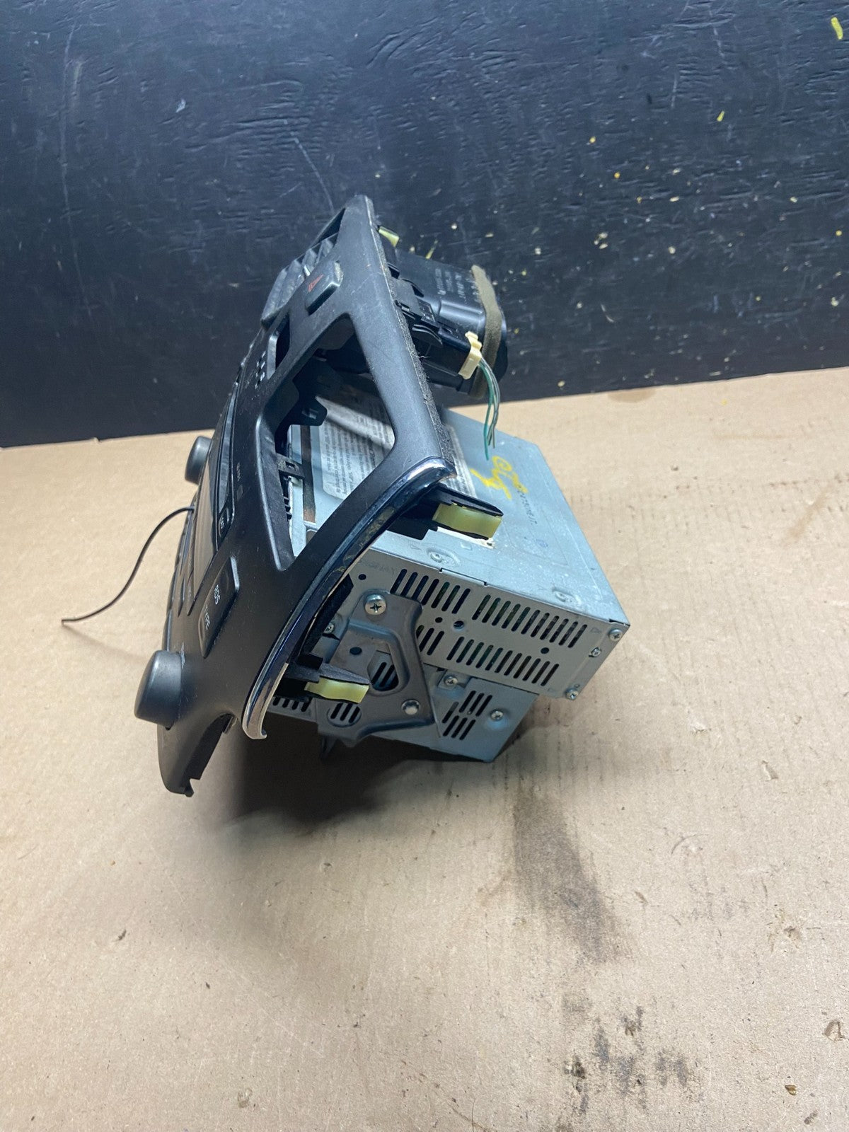 2002-2006 Lexus ES330 Es300 Radio Receiver Tape CD Air Vent Bezel OEM Q7256 DG2