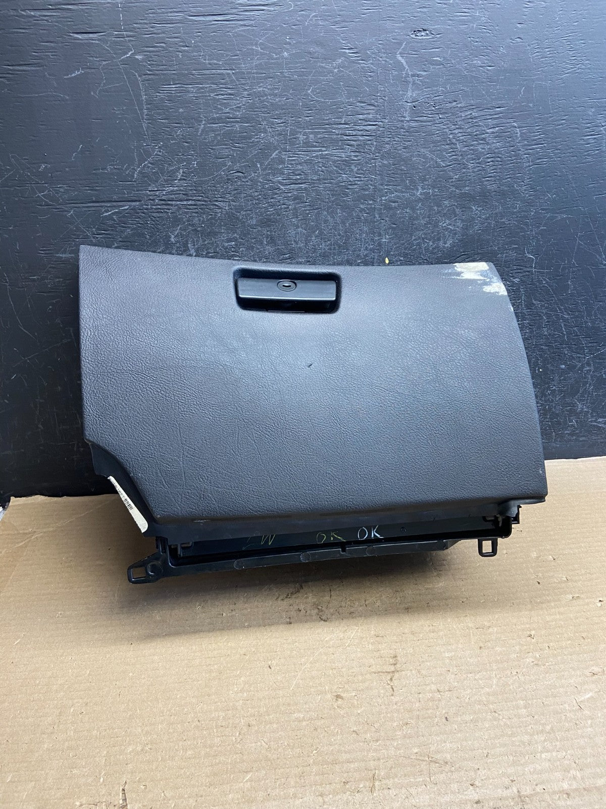 2000 to 2006 BMW X5 Right Passenger Storage Glove Box AH3605 DG0