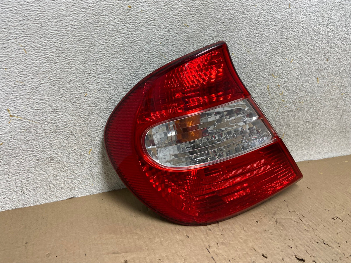 2002 2003 2004 Toyota Camry Left Driver LH Side Tail Light AH5979 LK1