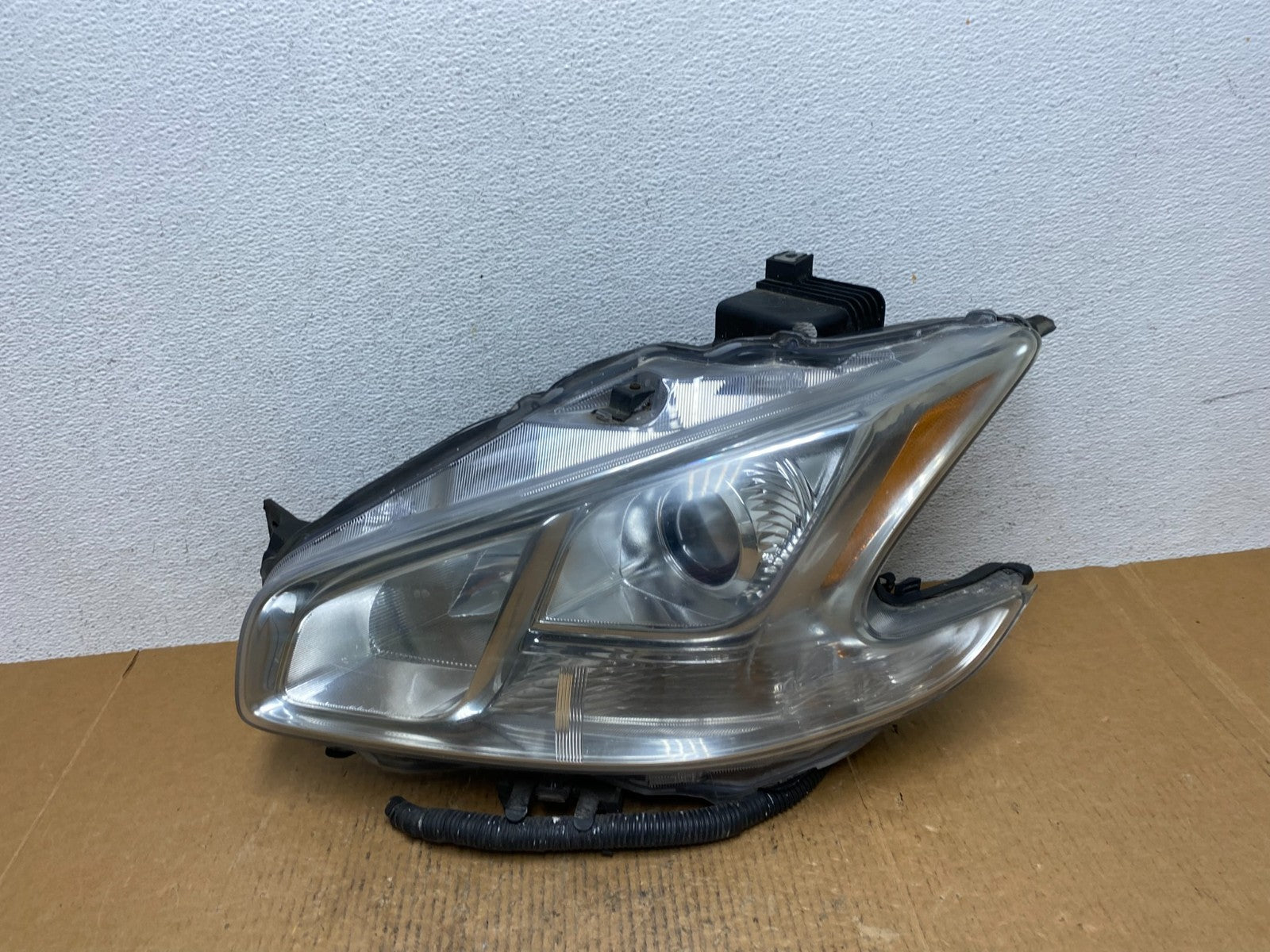 Halogen 2009 to 2014 Nissan Maxima Left Driver LH Side Headlight AE0599 DW0