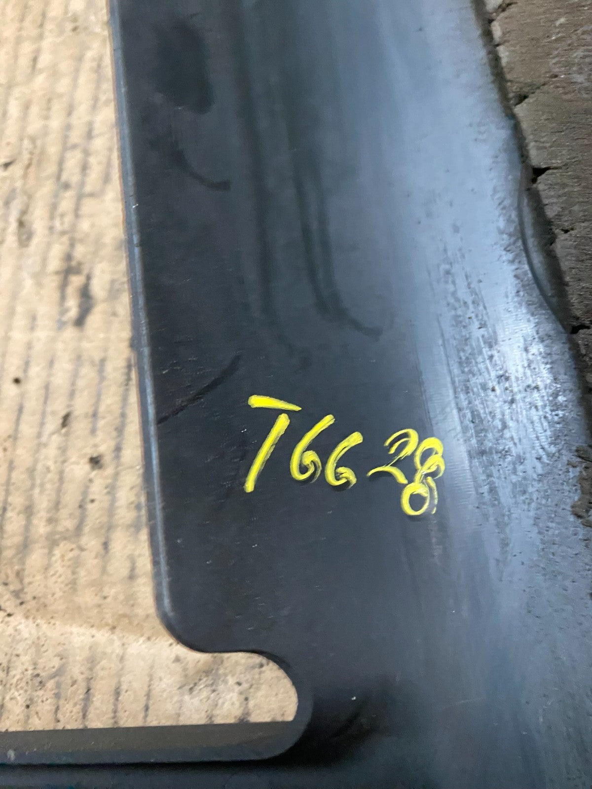 2002 to 2006 Nissan Altima 2.5 L Engine Cover t6628 DG9