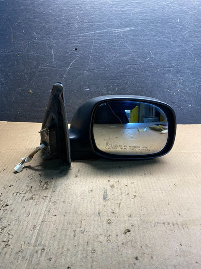 2001 to 2006 Toyota Sequoia Right Passenger View Door Mirror OEM AB0423 MS9