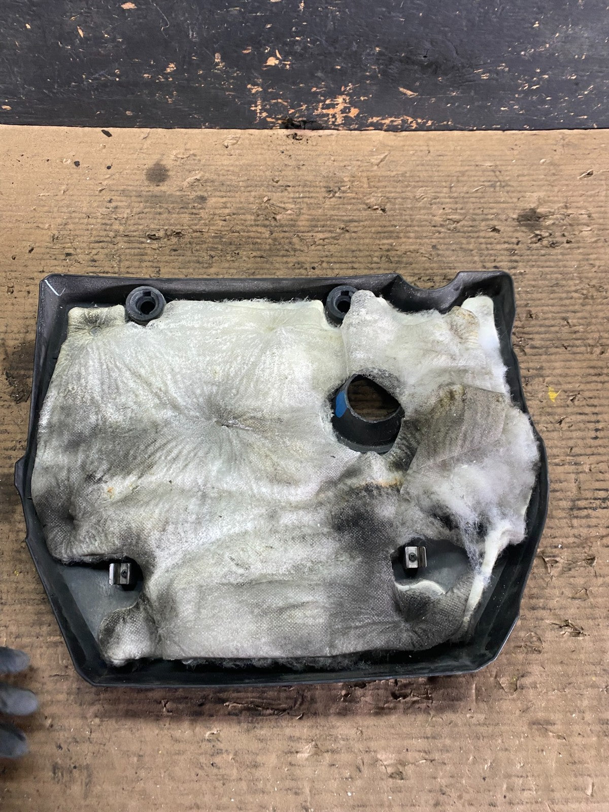 2004 to 2008 Mazda 3 DOHC 16 VALVE Engine Shield Top Cover Oem S5957 DG5