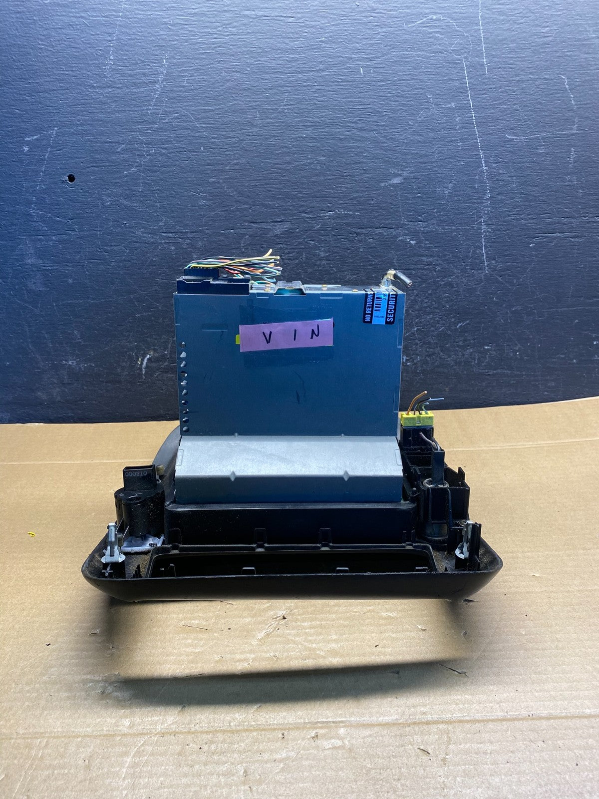 1997 to 2003 Ford F150 Ranger AM FM Radio Stereo Receiver Bezel ad6610 DG4