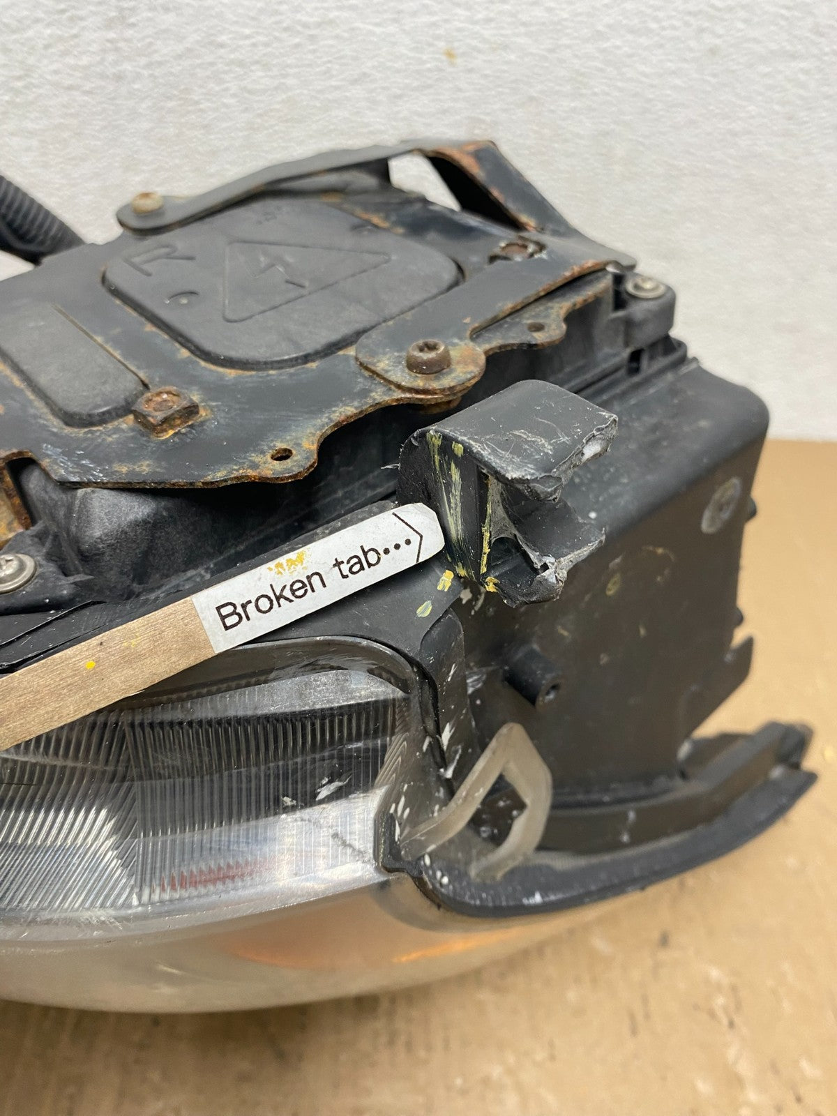 2004 - 2009 Lexus RX330 RX350 Xenon Right Passenger Side Headlight AD8125 DW5