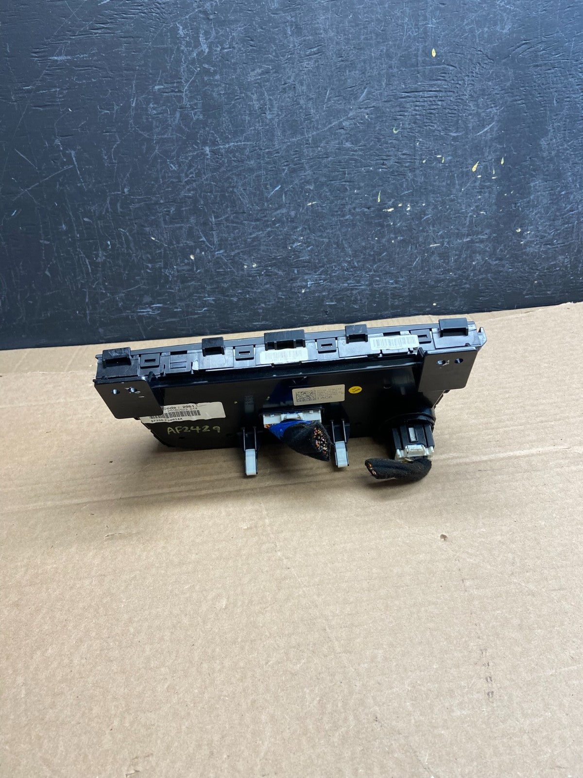 2017 to 2018 Hyundai Elantra Center Heater A/C Climate Control Panel AF2429 DG3