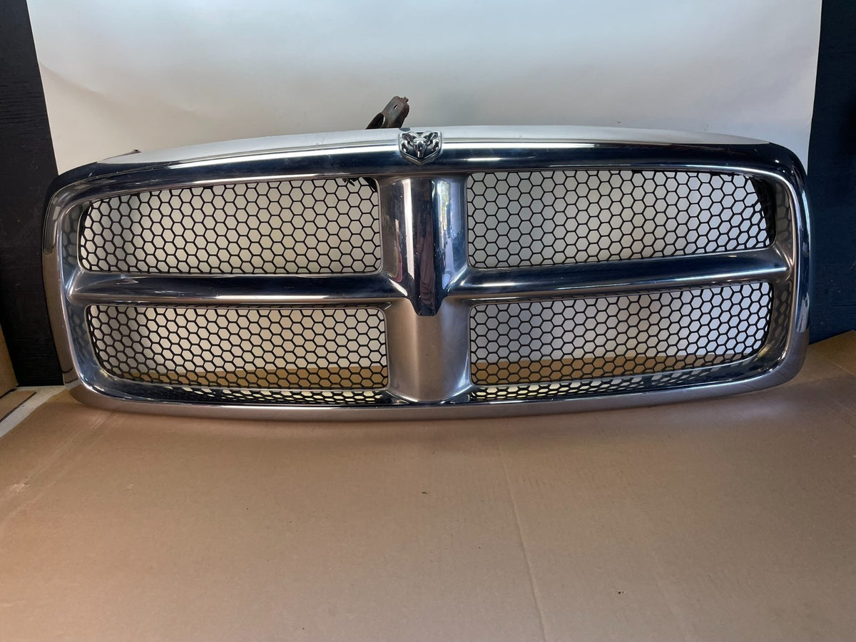 2002 2003 2004 2005 Dodge Ram 1500  Upper Front Grill Grille ai0625 DG0