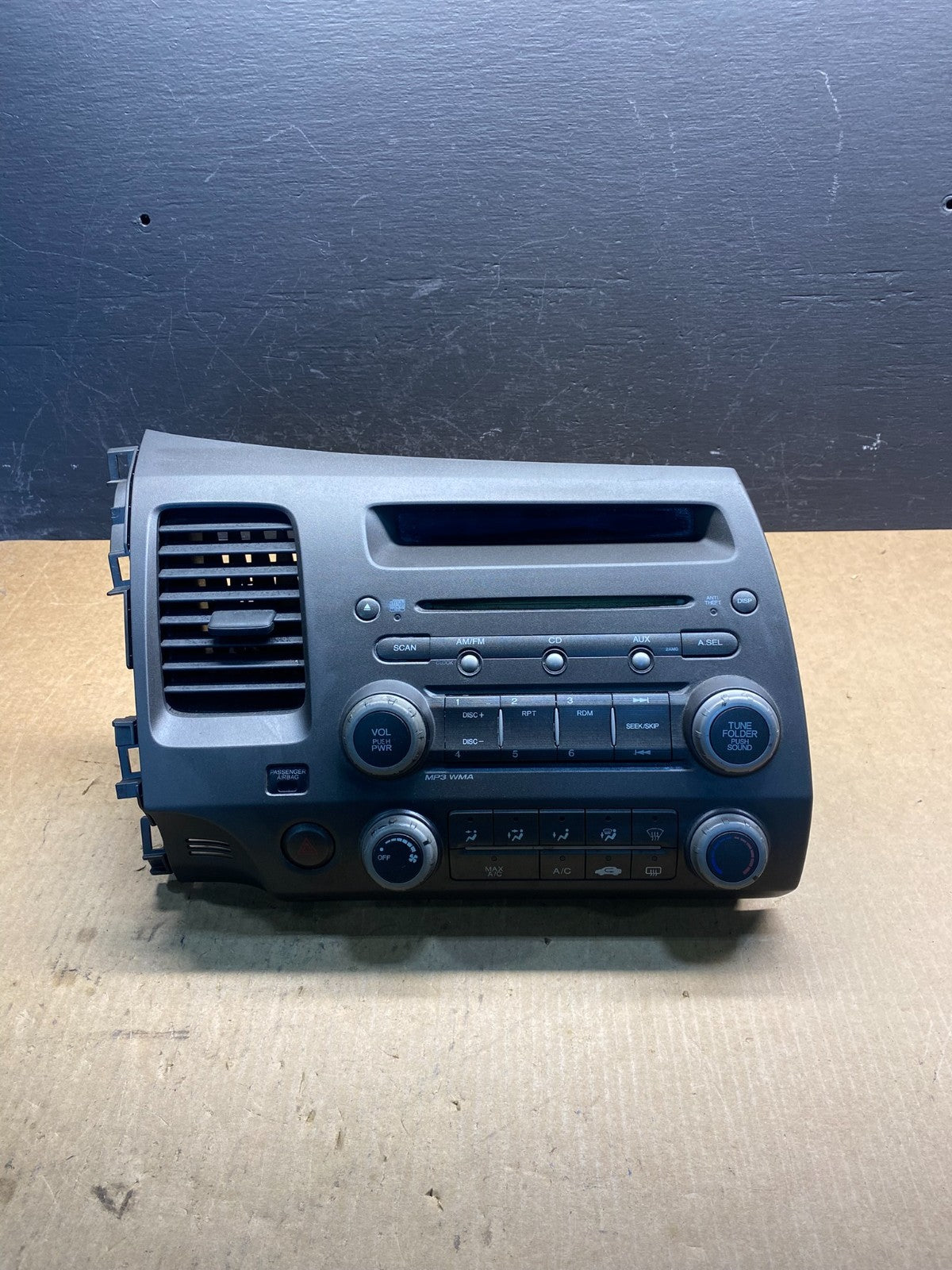 2006 - 2011 Honda Civic Radio AM/FM Climate Control Air Vent Bezel AC6974 DG0