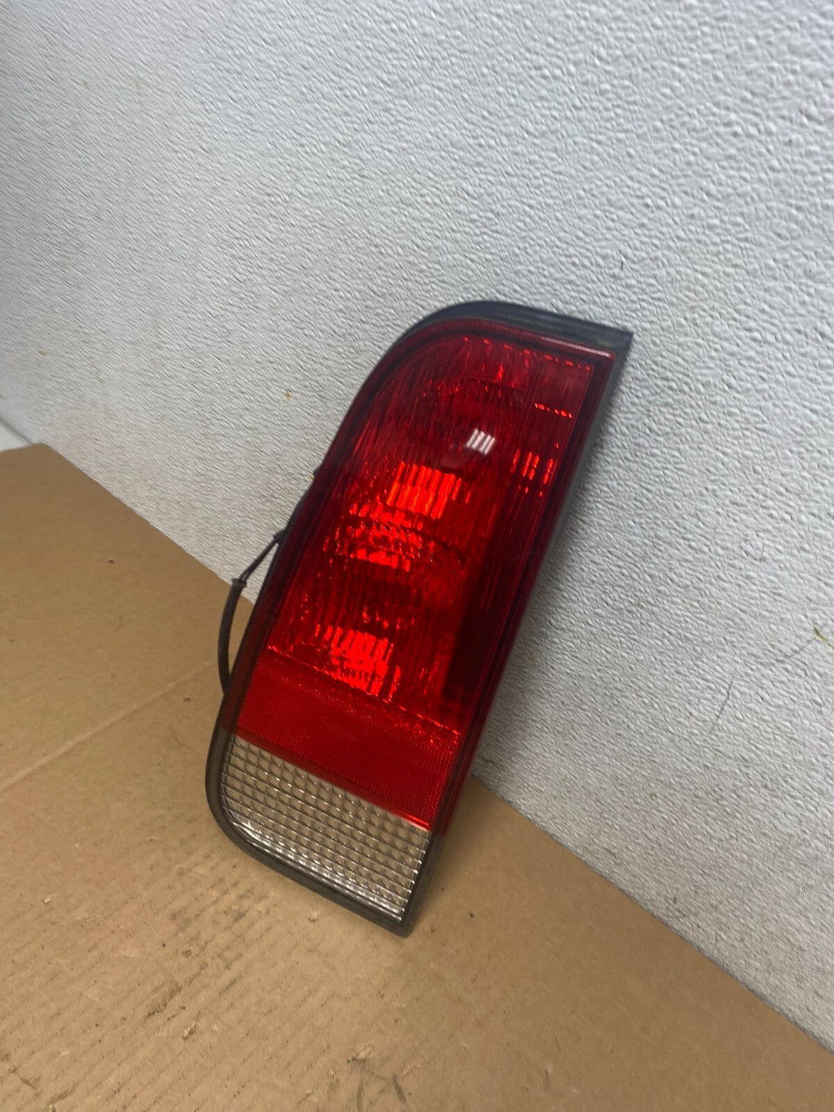 2003 to 2005 Lincoln Aviator Right Passenger Inner Tail Light Side M0826 DW1