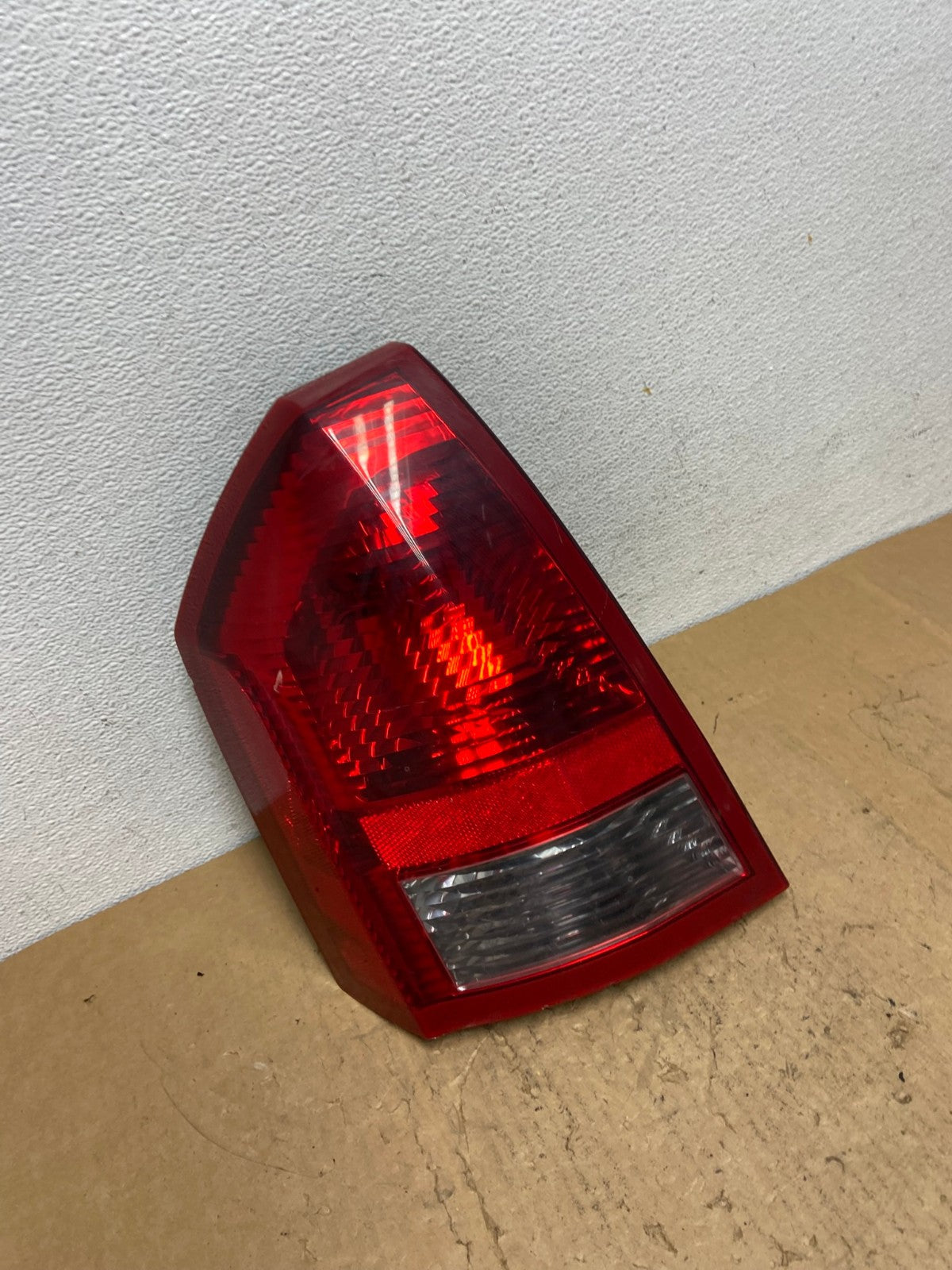 2005 - 2007 Chrysler 300 Left Driver Lh Side Tail Light AD1445 LK2