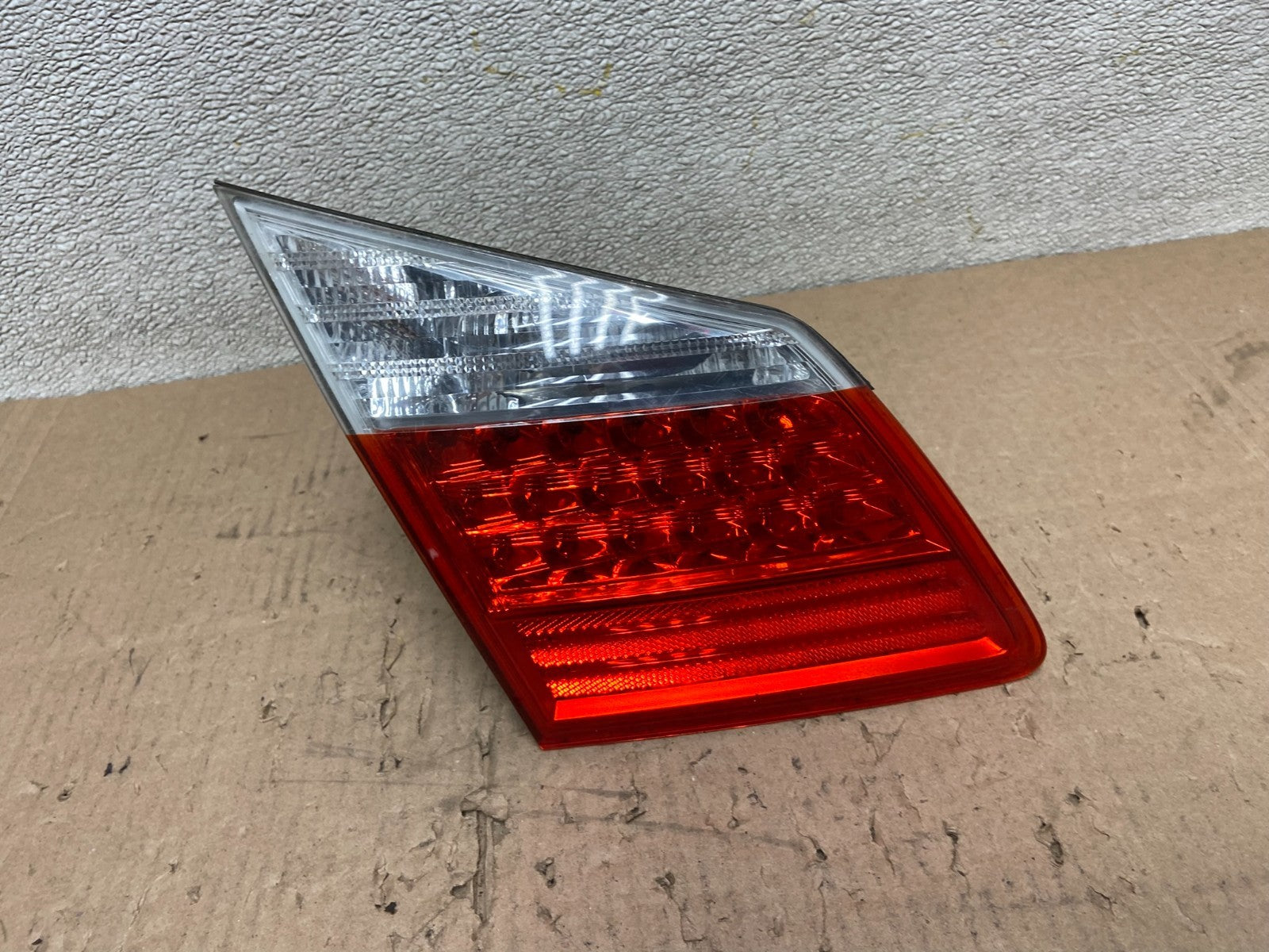 2009-2011 Hyundai Genesis Sedan Left Driver LH Inner LED Tail light Y0232 DW0
