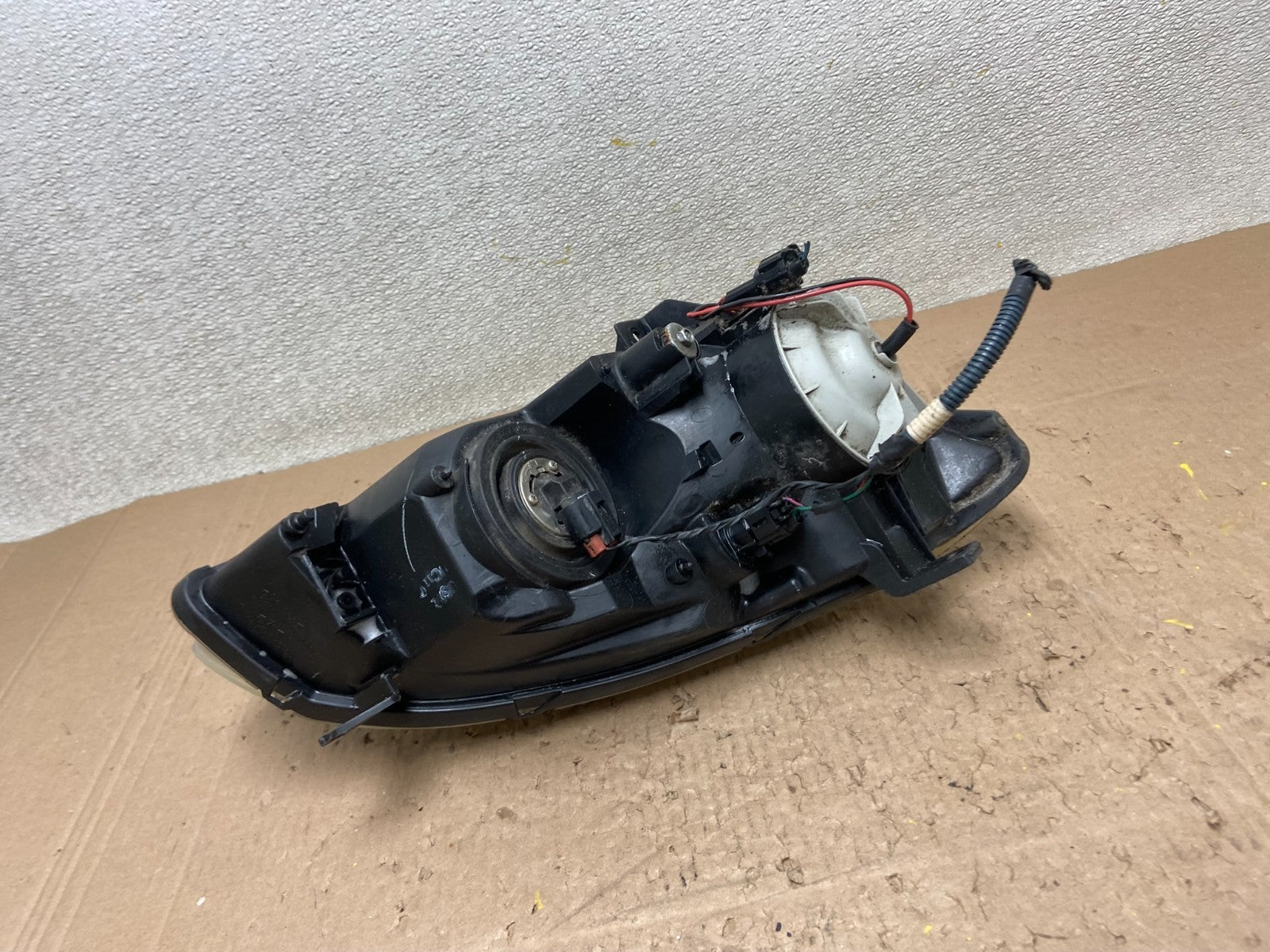 2002 to 2004 Nissan Altima Left Driver LH Side Halogen Headlight OEM Y0668 DW5