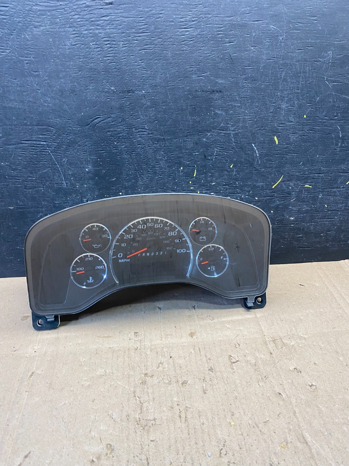 2008 to 2010 Chevrolet Express 1500 Speedometer Cluster Gauge R8857 DG0