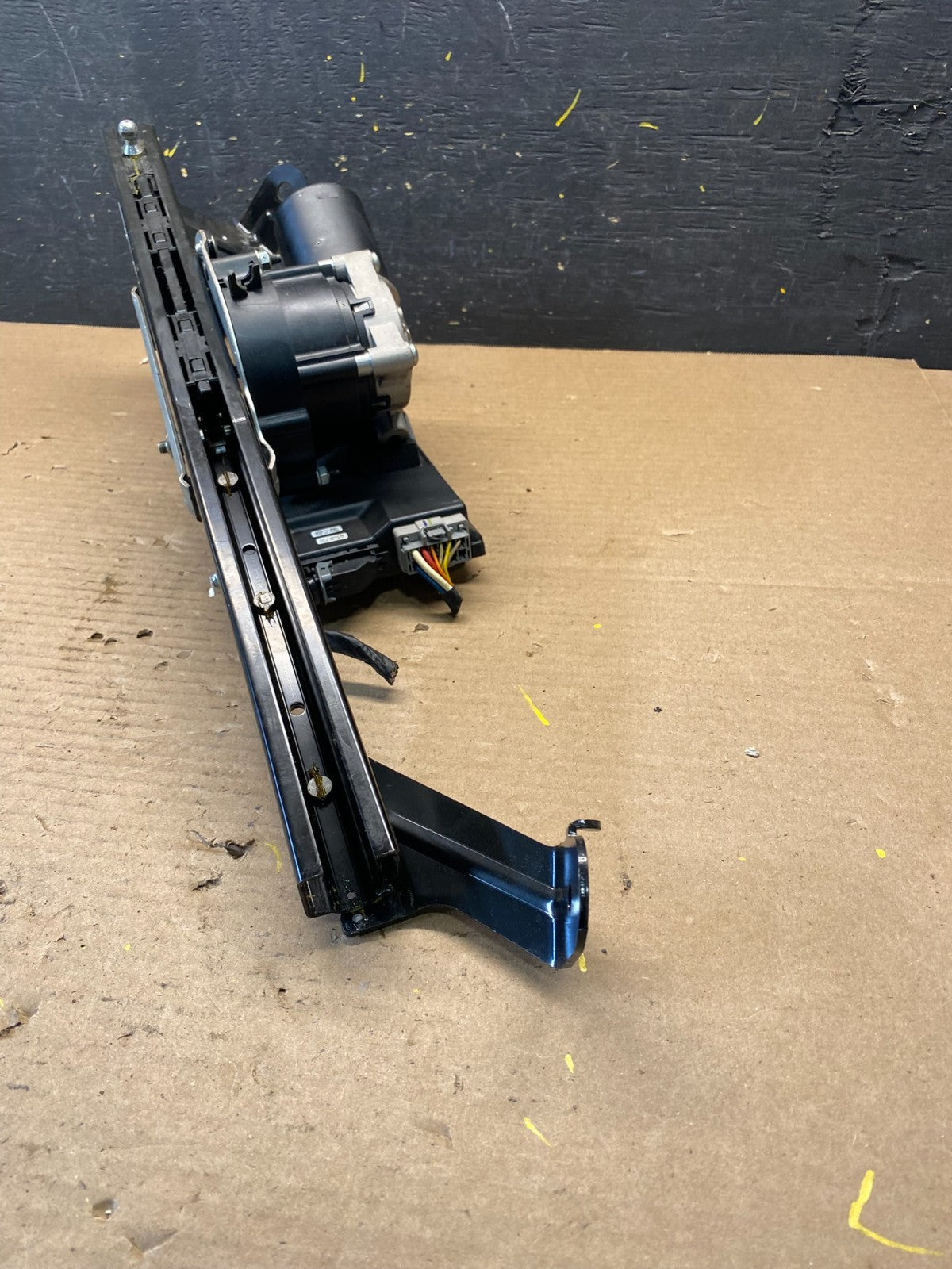 2006 - 2012 Hyundai Entourage Power Trunk Motor Assembly 81770-4D101 s2807 DG2